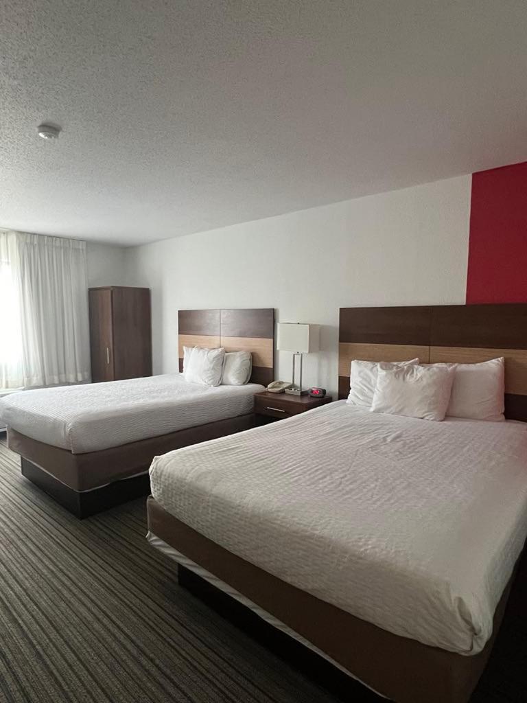 Hotel Ramada By Wyndham Effingham Exterior foto